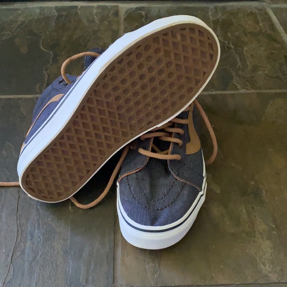 Denim and leather high top woman’s vans - Picture 5 of 5